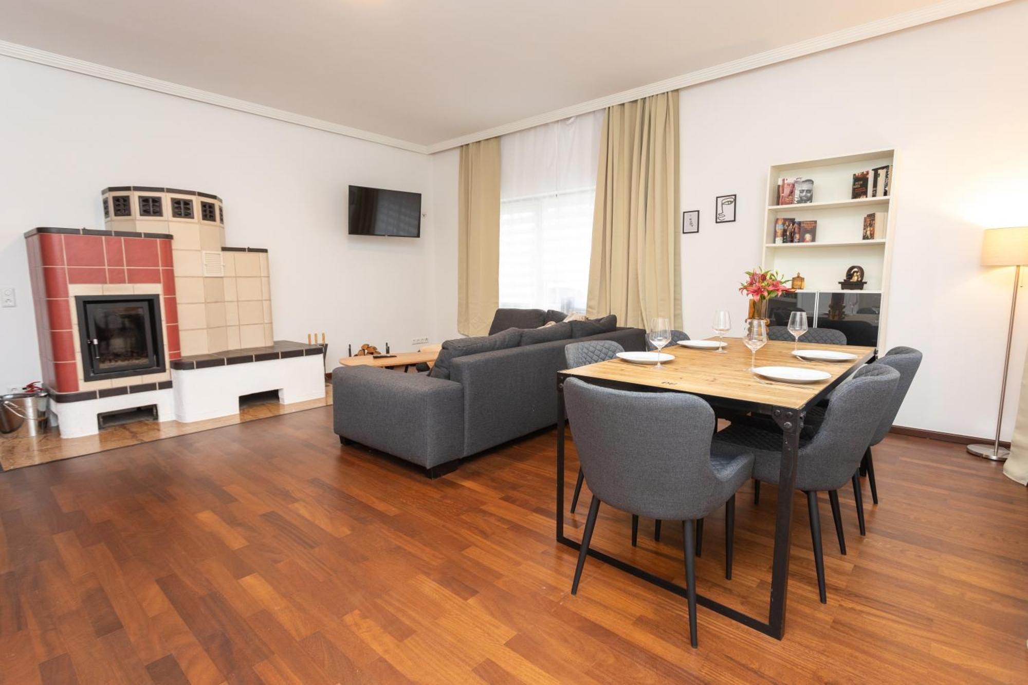 Stadthaus Mit 2 Schlafzimmern & Wohnzimmer Mit Kamin - Kostenloser Privat-Parkplatz Auf Dem Grundstueck Leipzig Luaran gambar